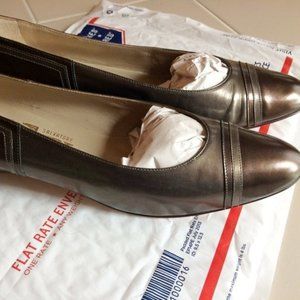 NEW Salvatore Ferragamo women's 8.5 AAA extra narrow shiny brown dress shoe NWOT